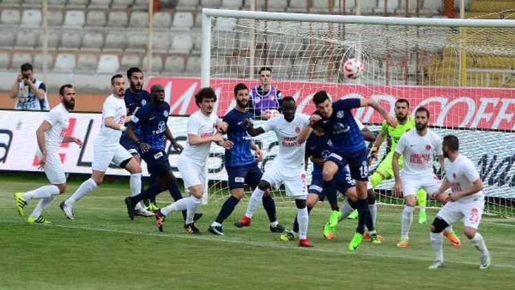 Adana Demirspor-Ümraniyespor Fotografları