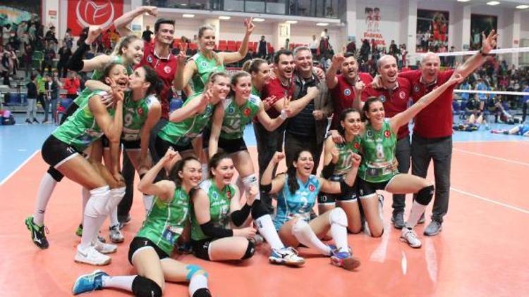 Bursa Büyükşehir Belediyespor-Schwerin: 2-3 (CEV Kupası)