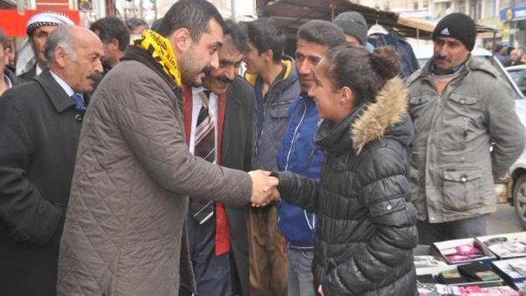 CHPli Erdem Yüksekovada esnaf ziyareti yaptı