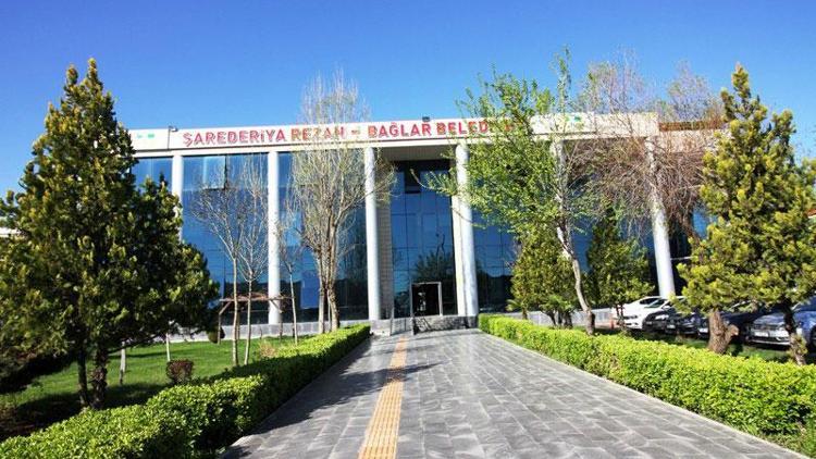 Diyarbakır’da Bağlar Belediye Başkan Yardımcısı Murat Satıcı gözaltına alındı