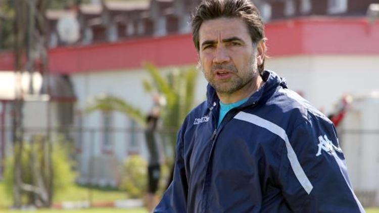 Samsunspor Teknik Direktörü Özköylü: Önümüzdeki 4 maçtan en az 8 puan almalıyız