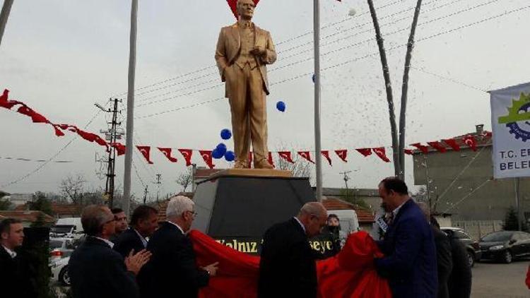 Ergene’de Yulaflı Mahallesi’ne Atatürk heykeli konuldu