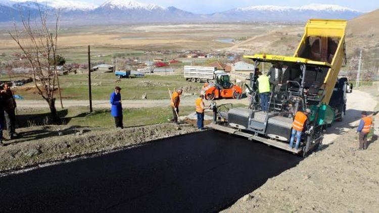 Erzincanda köylere sıcak asfalt