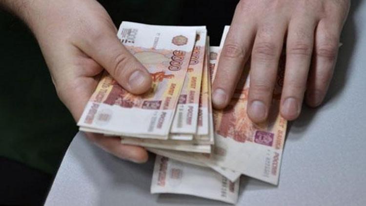 ABD saldırısı sonrası Rus borsası ve ruble düşüşte