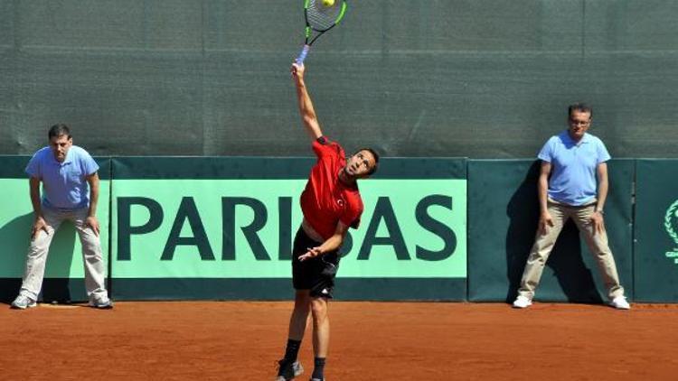 Marsel İlhan, Davis Cupta İsveçli rakibine yenildi