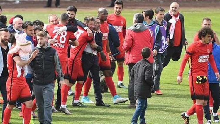 Ümraniyespor lideri devirdi