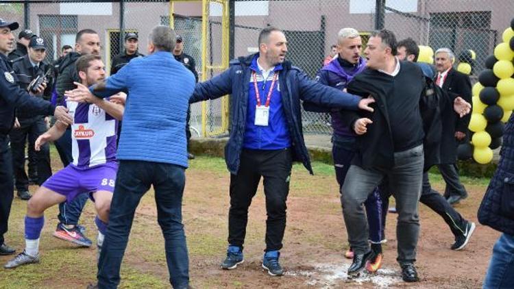 Amatör Lig maçında kulüp başkanı futbolcuyu tokatladı