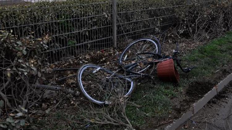 Otomobilin çarptığı bisikletli ağır yaralandı