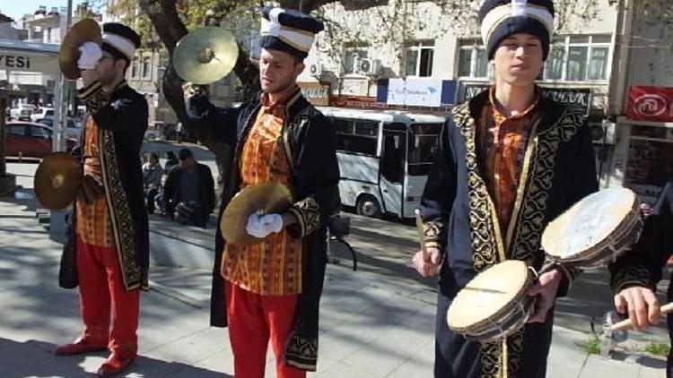 Burhaniyede Polis Haftasına mehteranlı kutlama