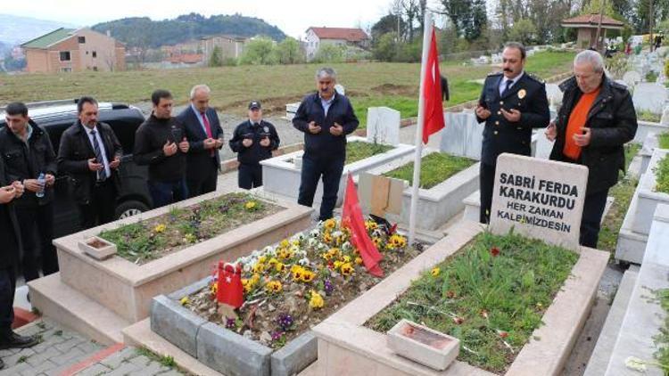 Beşiktaş şehidi emniyet müdürü mezarı başında anıldı