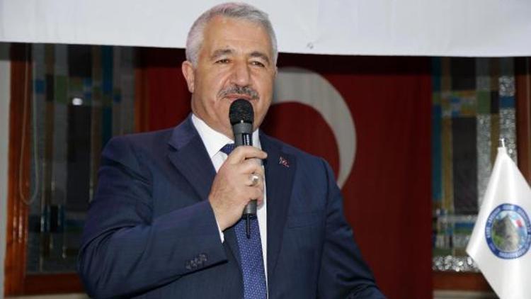 Bakan Arslan: Yeni sistemde yürütme ve yasama birbirinden ayrılacak