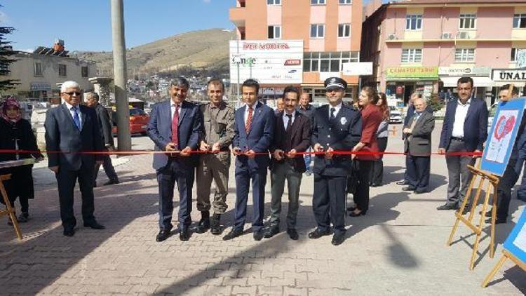 Çamardıda polis gününe özel resim sergisi