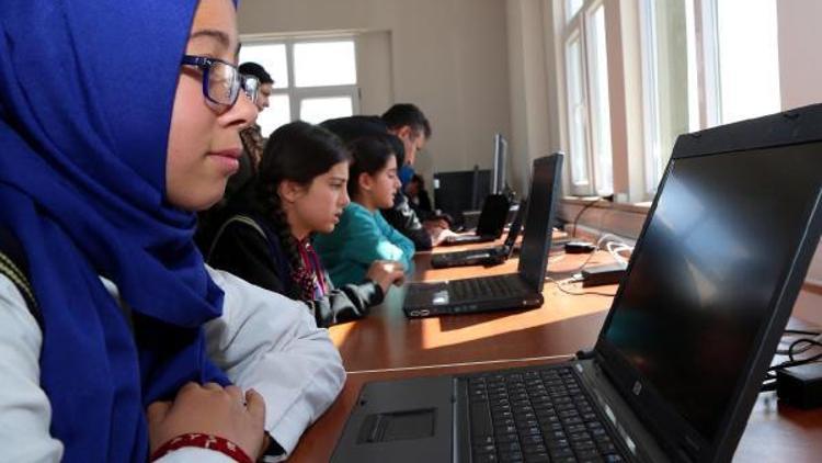 Yozgat’ta resmi kurumların ihtiyaç fazlası bilgisayarları okullara veriliyor