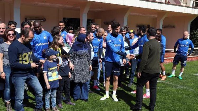 Fenerbahçe, Galatasaray derbisinin hazırlıklarını aralıksız sürdürüyor