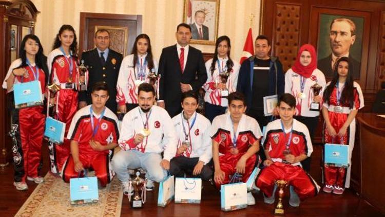 Kırıkkale Kick Boks Takımı 17 madalya ile rekor kırdı