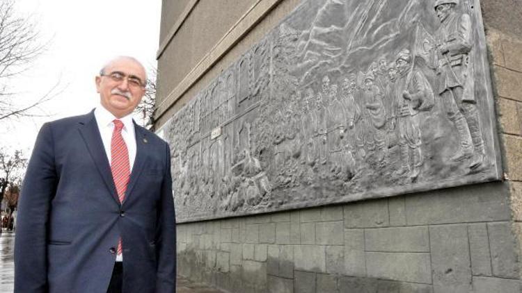 Prof. Dr. Bingür Sönmez: Erzurumun kahraman çocukları efsane değil, tarihi gerçek