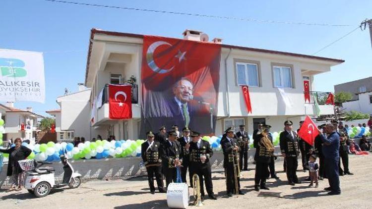 Roman evleri davul zurna ile yıkıldı, 34 yeni ev teslim edildi