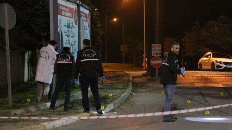 Dur ihtarına uymayan otomobile polis ateş açtı: 2 ölü, 1 yaralı