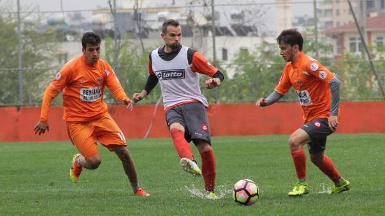 Adanaspor, U21 takımı ile hazırlık maçı yaptı