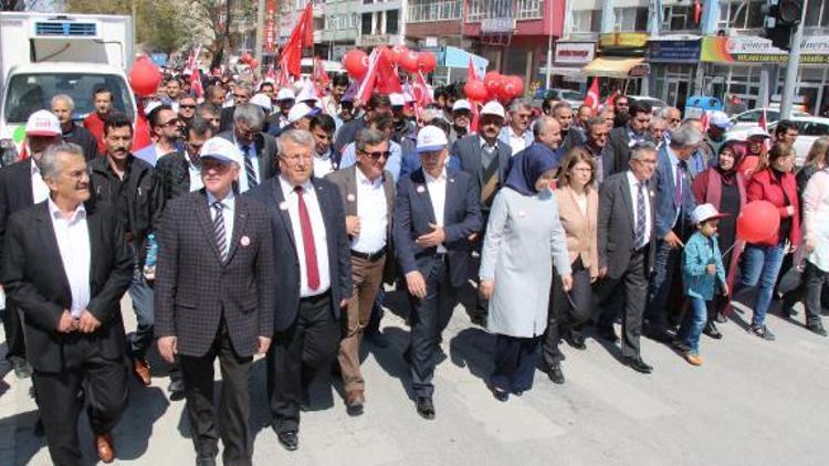 Ak Partiden referandum yürüyüşü