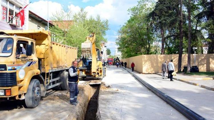 Erbaada Cumhuriyet Meydanı yenileniyor