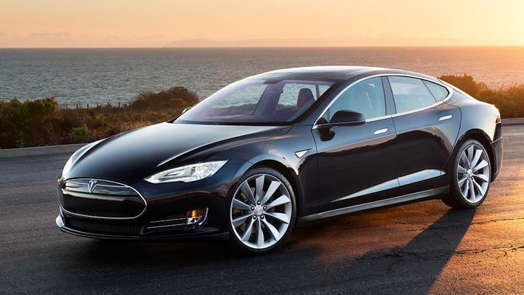 Tesla otomobillerin fiyatları düşüyor