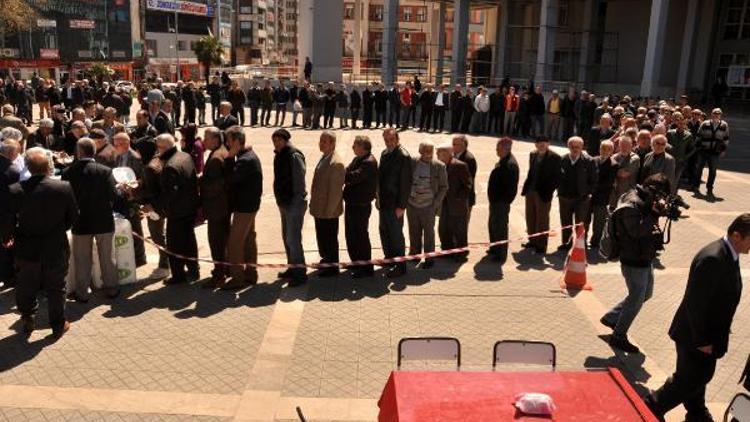 Zonguldakta Kutlu Doğum Haftasında halka pilav dağıtıldı