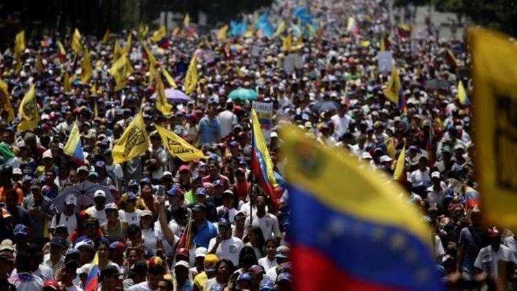Venezuela: Hükümet karşıtı protestolarda üç kişi ölü