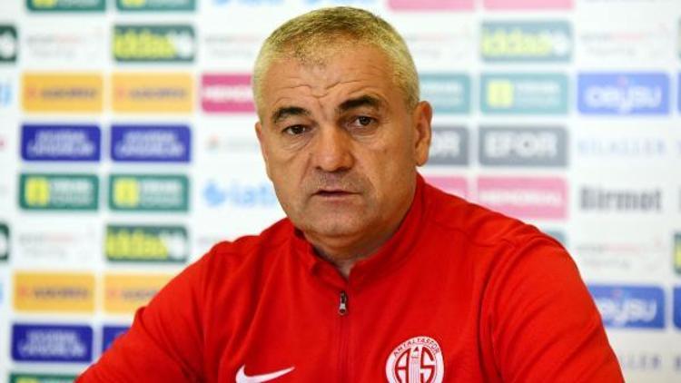 Antalyaspor teknik diretörü Çalımbay: Ligi iyi bir yerde bitirmek istiyoruz