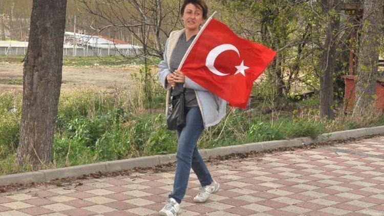 Referandumun iptali için İstanbuldan Ankaraya yürüyen doktor, Bozüyüke geldi