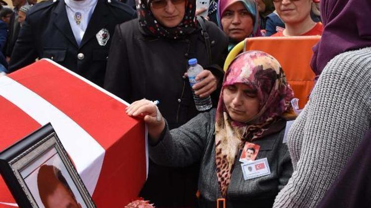 Balıkesirli şehit polis son yolculuğuna uğurlandı