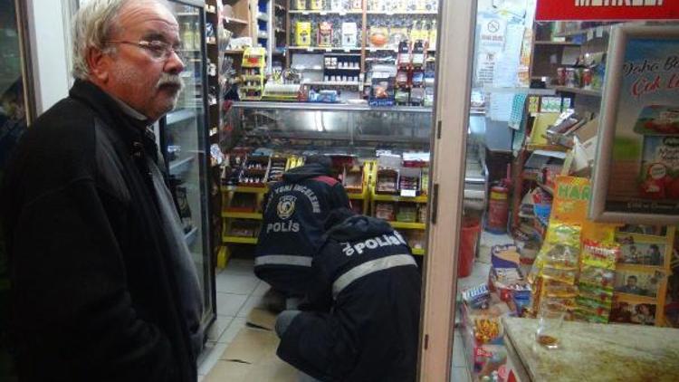 Bursada panik yapan gaspçı, bıçağını düşürerek kaçtı