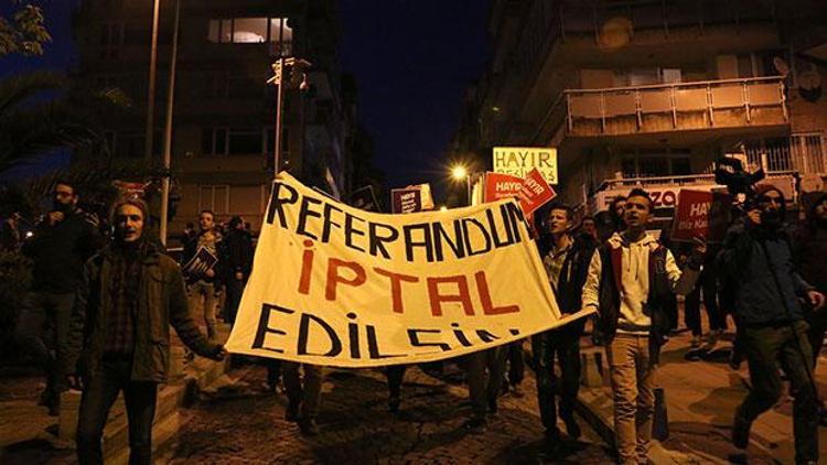 İstanbul’da referandum protestoları