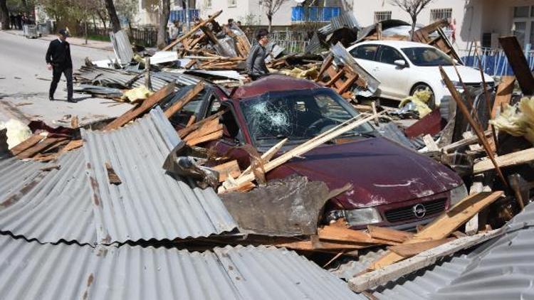 Fırtına, Sivasta büyük hasara neden oldu