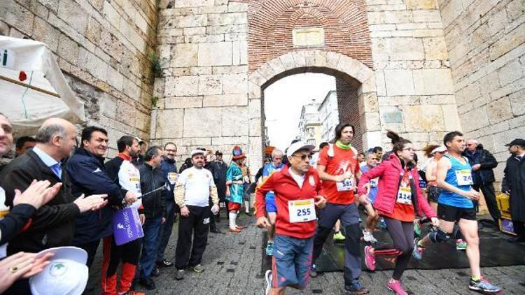 Bursa Osmangazi yarı maratonu Kenyalıların