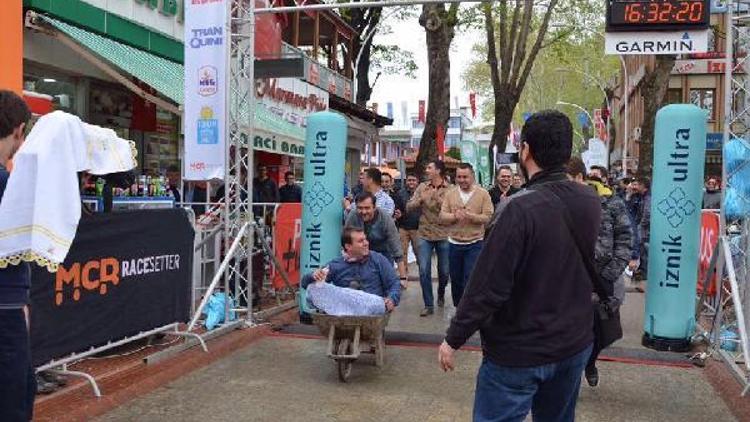 İznik’te damada düğün işkencesi