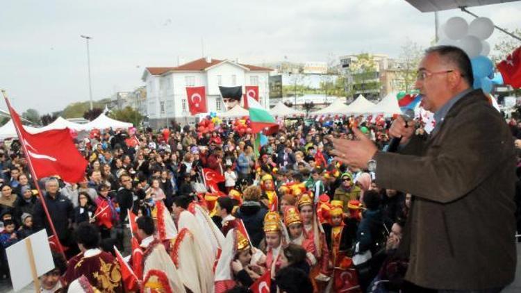 Yalova’da Uluslararası Çocuk Halk Dansları Festivali