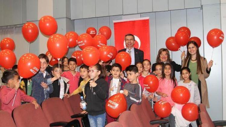 Çocuklar tiyatro ile tanıştı