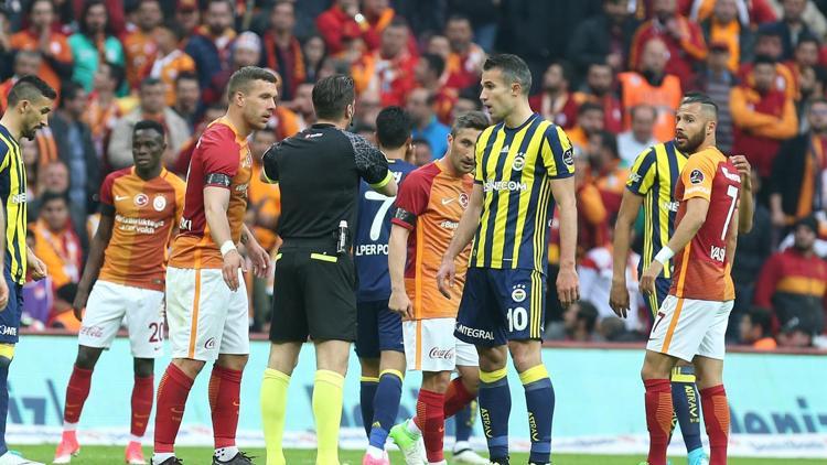 Van Persie, Galatasaraydaki Tosici arıyor..