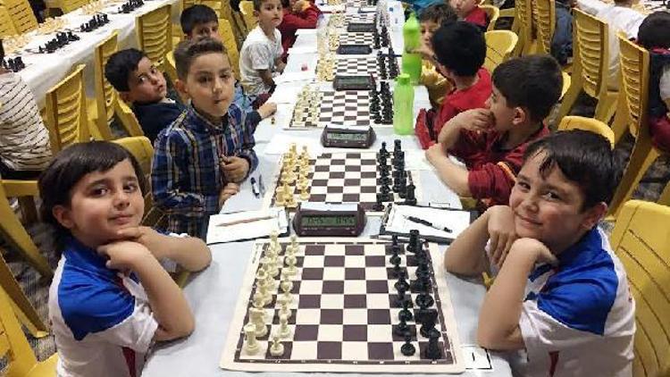 Kolejli Dila, satrançta yine şampiyon