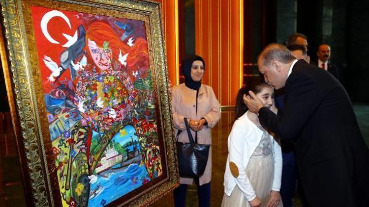 Cumhurbaşkanı Erdoğana 6ncı sınıf öğrencisi Dilaradan hediye yağlı boya tablosu