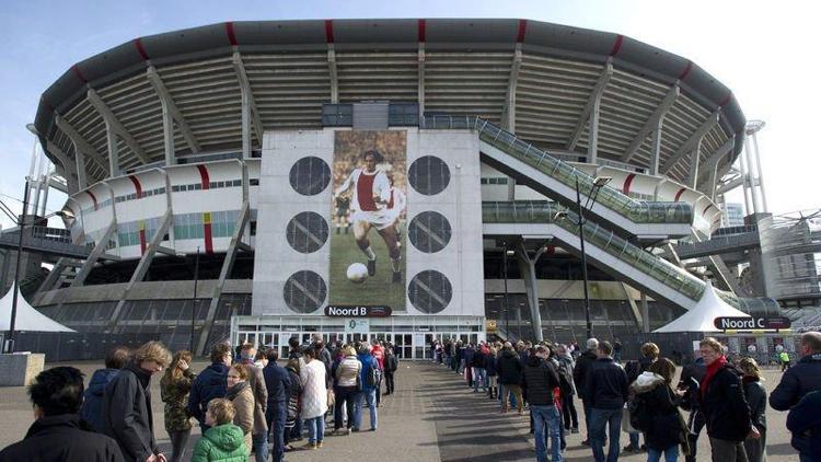Ajaxın stadının adı Johan Cruyff Arena oldu