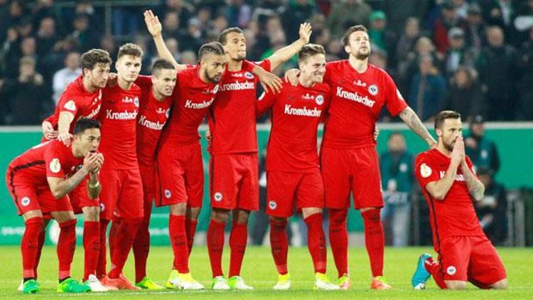 Eintracht Frankfurt rakibini penaltılarda eledi