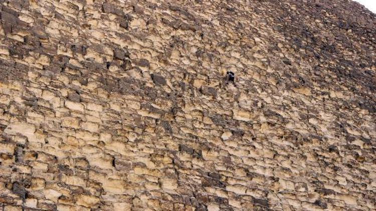 Keops Piramidine tırmanan Enam Seyrek: Zirvedeki görüntü muhteşemdi