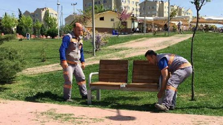 Çocukların güvenle oynaması için ahşap oyuncak üretiyorlar