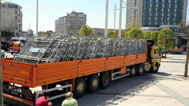 Ek fotoğraflar //  Taksimde, 1 Mayıs güvenlik önlemi hazırlıkları