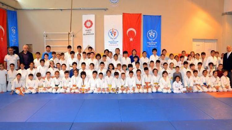 Judo müsabakalarına 140 sporcu katıldı