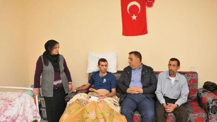 Kayserideki bombalı saldırıda yaralanan er 4 ay sonra evine döndü (2)
