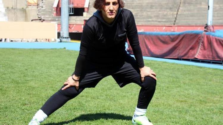 İranda futsal oynadı, Türkiyede futbola başladı