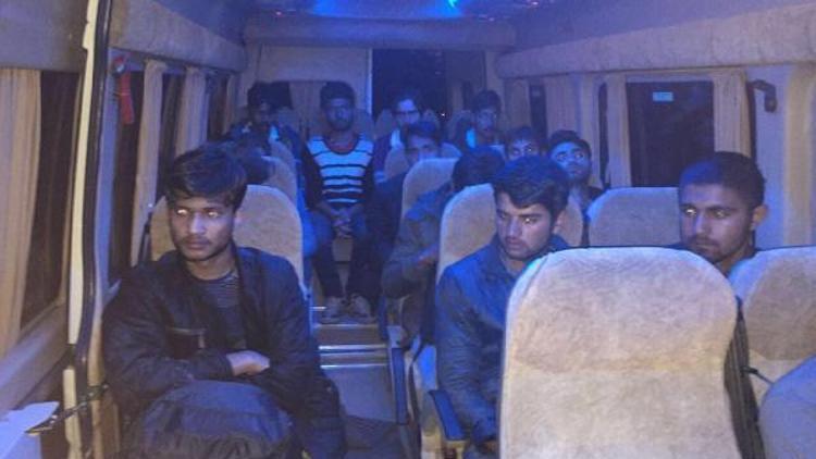 Keşan’da 14 Pakistanlı kaçak yakalandı